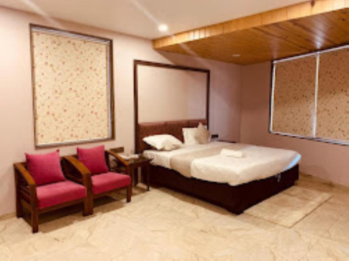 Hotel Radhe Anand Exterior photo